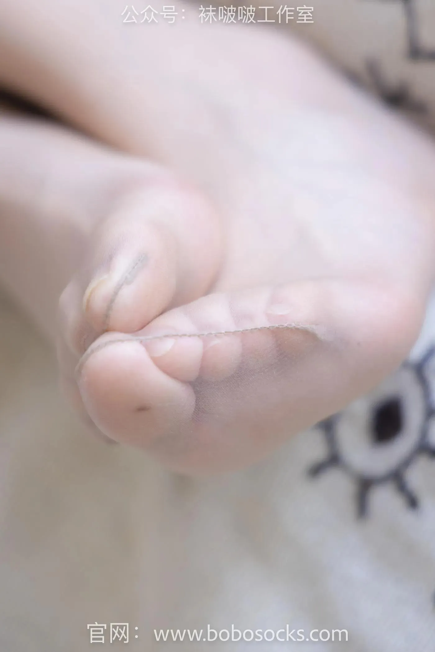 [BoBoSocks袜啵啵]NO.111 小甜豆-高跟鞋、油亮肉丝 [133P]插图3